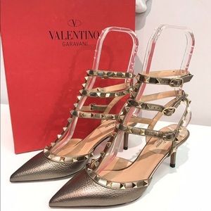 Valentino Rockstud  heels! 🔥🔥